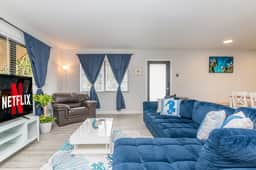 Beachside w/Parking - Las Olas, Airport, Port Evg