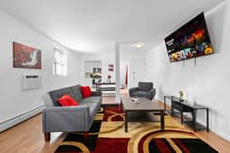 Cozy Family Getaway - NYC & NWK w/free parking