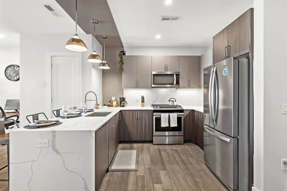Cozy Stylish retreat - NYC & NWK w/free parking