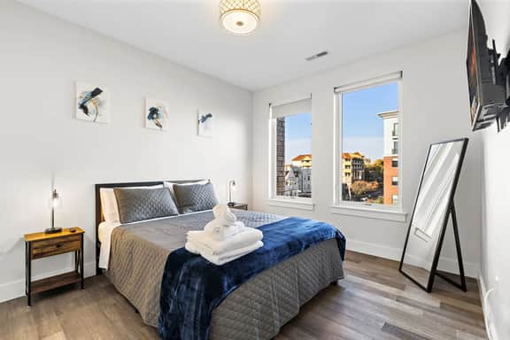 Cozy Stylish retreat - NYC & NWK w/free parking