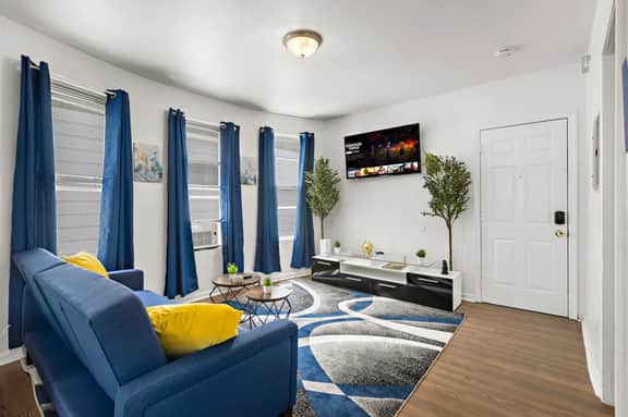 Fun Family getaway - NYC & NWK w/free parking