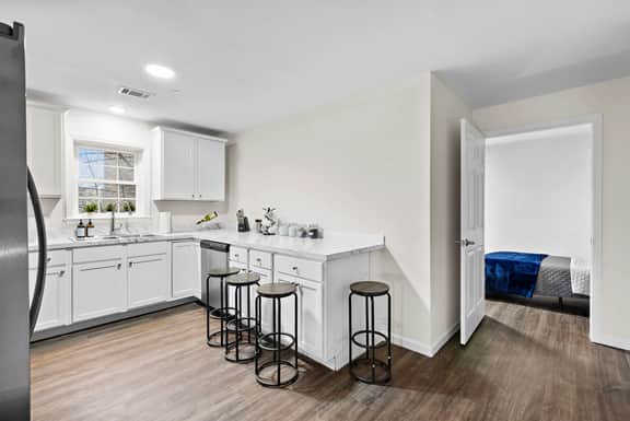 Home Sweet Home - NWK & NYC w/free parking