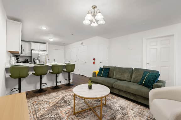 Traveler Haven XL - NYC & NWK w/free parking