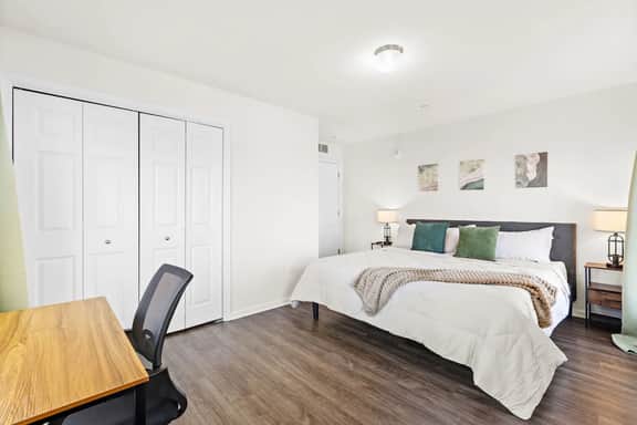 Urban Haven XL - NYC & Newark w/free parking