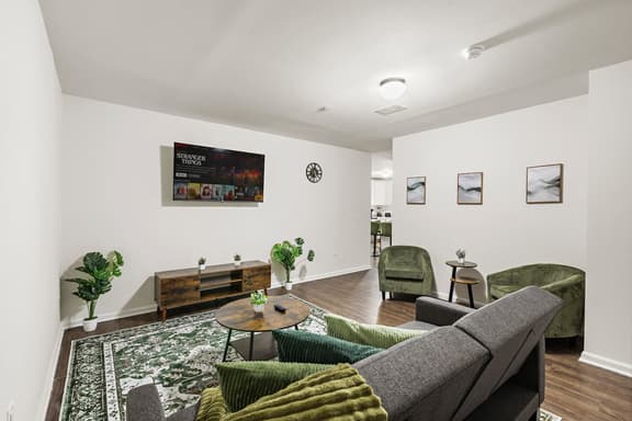 Urban Haven XL - NYC & Newark w/free parking